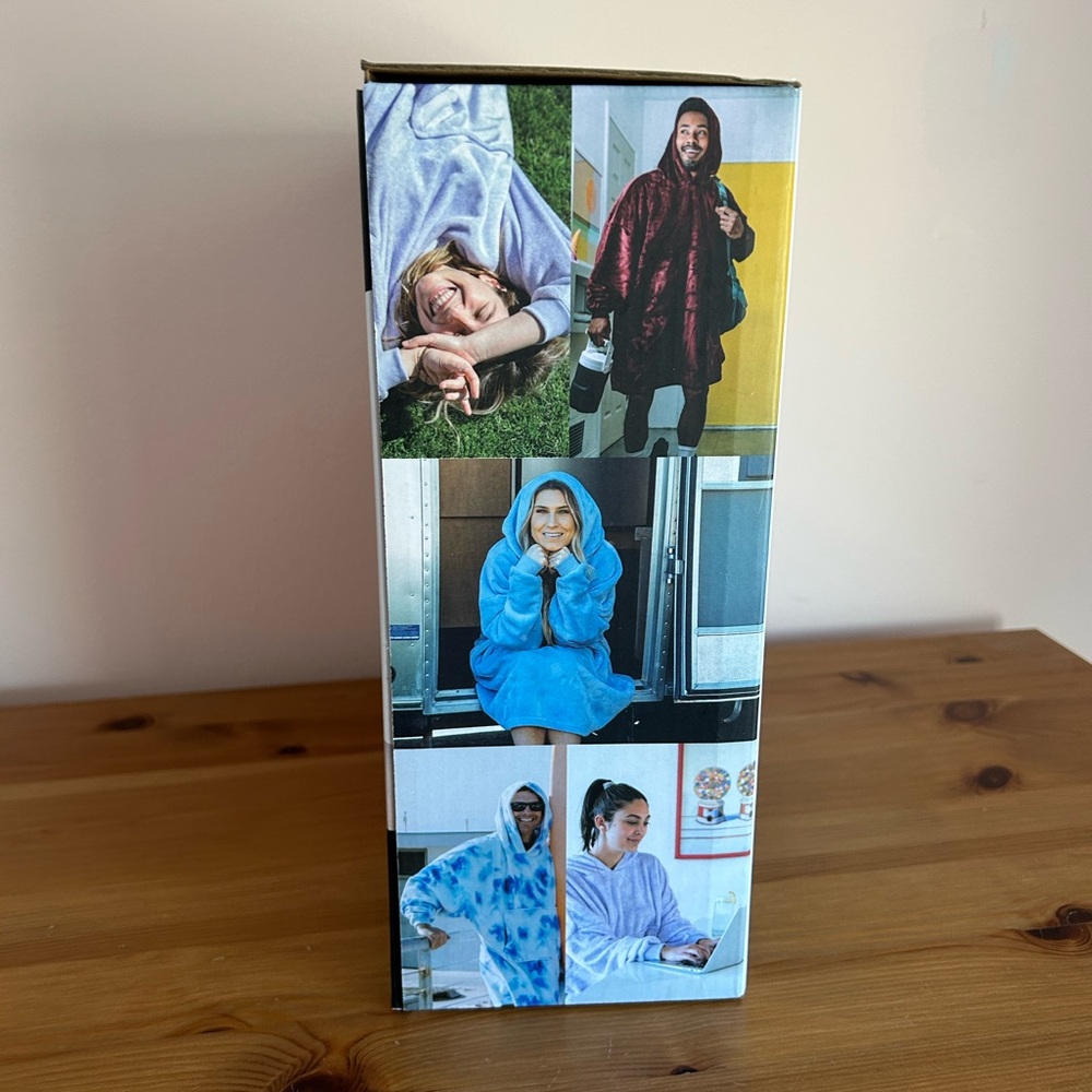 The Comfy Wearable Blanket - Picture 11 of 12